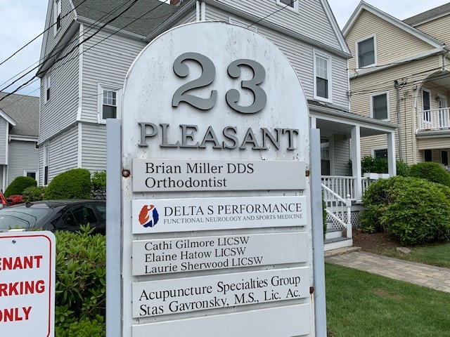 Primary Photo Of 23 Pleasant St, Newton Medical For Lease