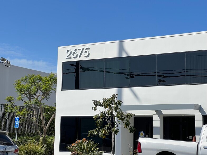 More Photos Of 2675 Junipero Ave, Signal Hill Warehouse For Lease