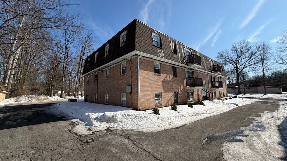 More Photos Of 3100 Beal St, Warren Apartments For Sale