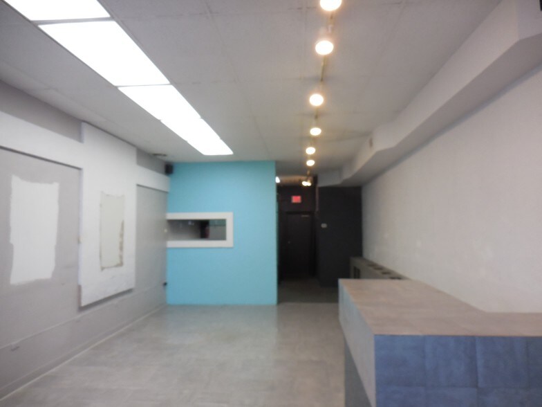 More Photos Of 14721-14727 Central Ave, Oak Forest Storefront Retail Office For Lease