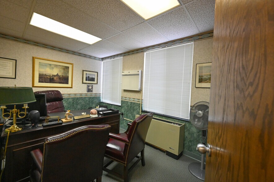 More Photos Of 3301 Woodburn Rd, Annandale Medical For Sale