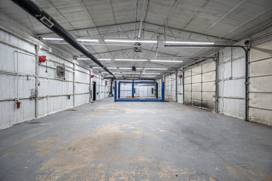 More Photos Of 11206 N Broadway Ave, Ada Warehouse For Sale