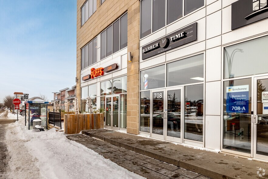 More Photos Of 708-712 Boul Des Seigneurs, Terrebonne Office For Lease