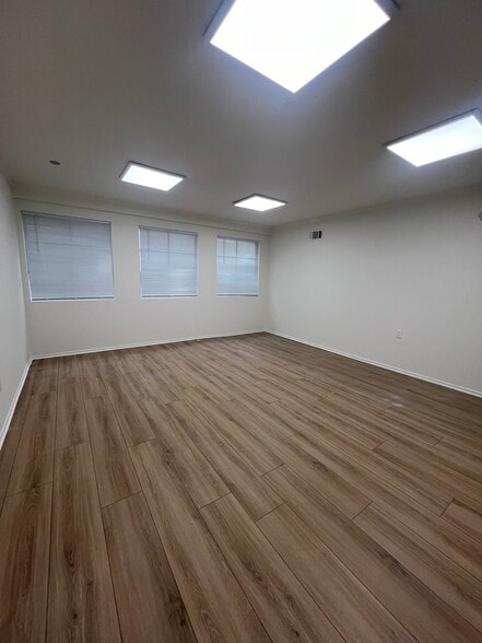Primary Photo Of 6210 Wilshire Blvd, Los Angeles Office For Lease