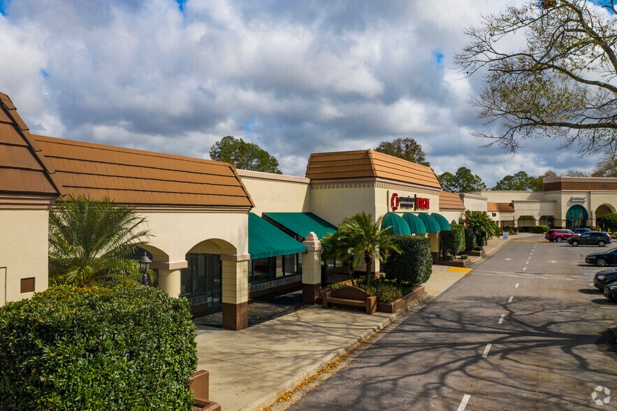 More Photos Of 8411-8419 N Dale Mabry Hwy, Tampa Unknown For Lease