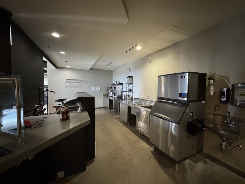 More Photos Of 20390 N M 52, Chelsea Restaurant For Lease