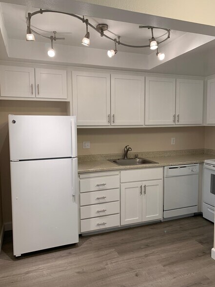 More Photos Of 5445 Marconi Ave, Carmichael Apartments For Sale