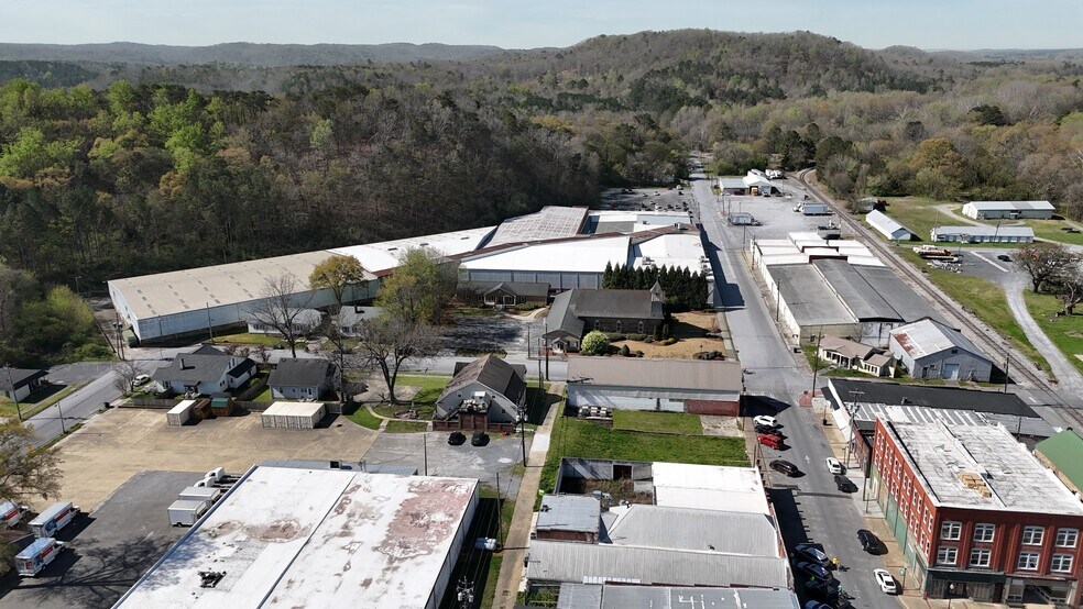 More Photos Of 326 S Marble St, Rockmart Distribution For Sale
