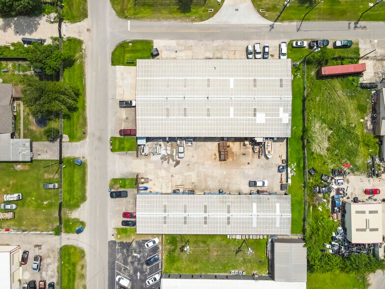 More Photos Of 940 Hodgkins St, Houston Warehouse For Lease