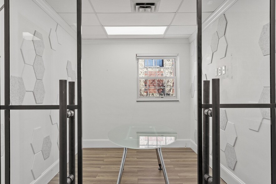 More Photos Of 63 Shore Rd, Winchester Medical For Sale