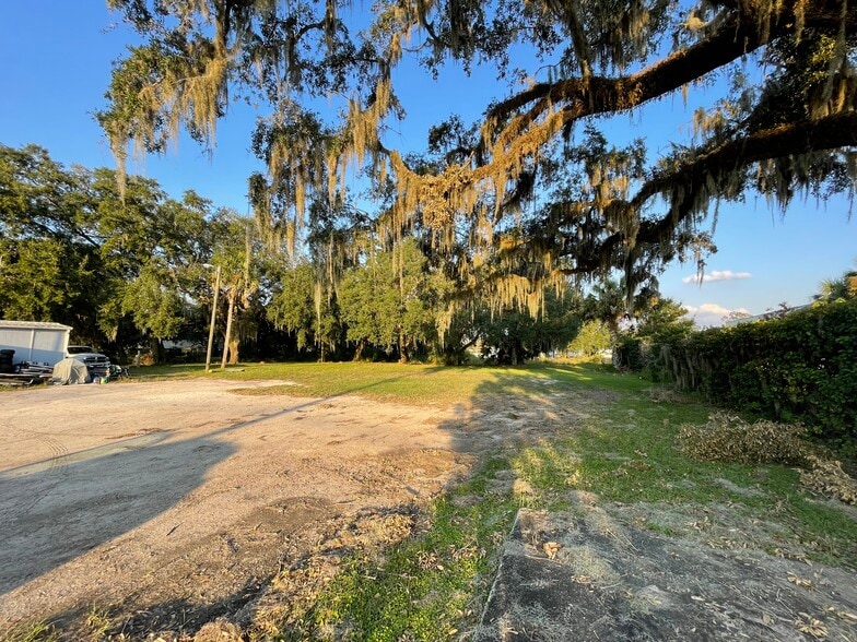 More Photos Of 830 S Main St, Wildwood Auto Dealership For Sale