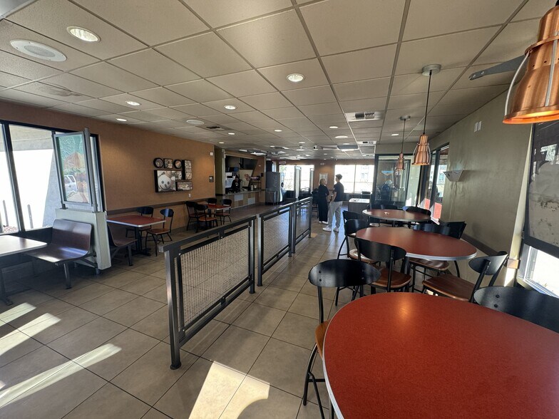 More Photos Of 73 Frazier Mountain Park Rd, Lebec Fast Food For Lease