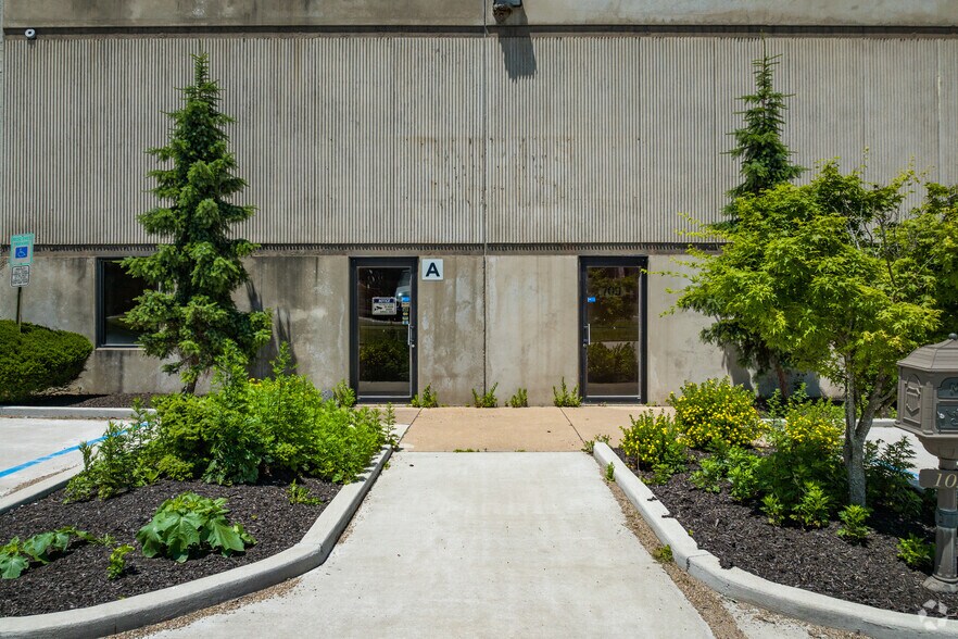 More Photos Of 102 Iron Mountain Rd, Mine Hill Warehouse For Lease