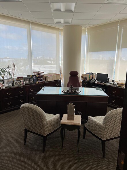 More Photos Of 20900 NE 30th Ave, Aventura Office Residential For Sale