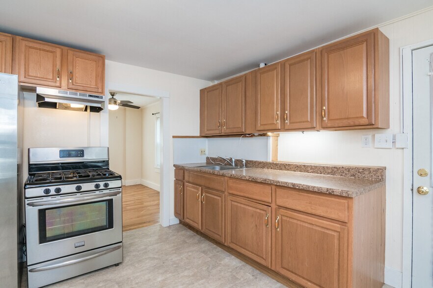 More Photos Of 15-24 Paquette & 142-144 West St ave, Northampton Apartments For Sale