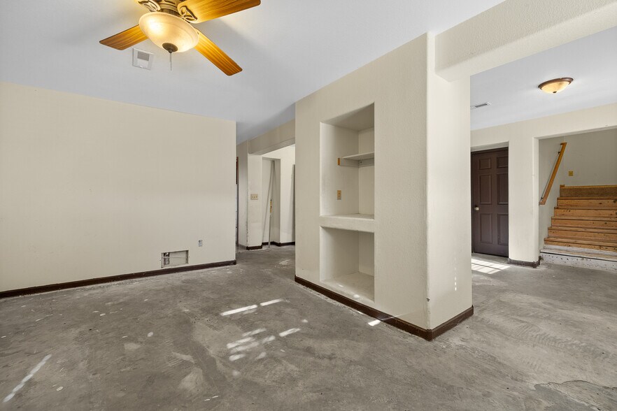 More Photos Of 306 Hillview Dr, Box Elder Office For Sale