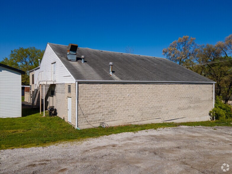 More Photos Of 8406 S Archer Ave, Willow Springs Freestanding For Lease