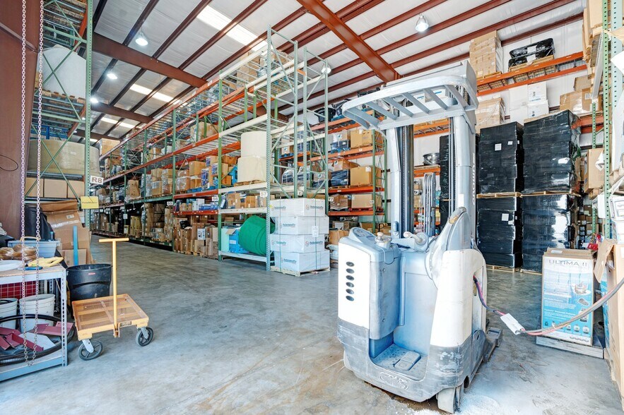 More Photos Of 1500 Desoto Rd, Sarasota Warehouse For Sale