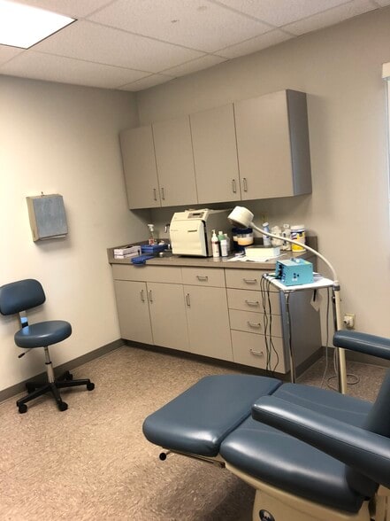 More Photos Of 27 W Sand Lake Rd, Wynantskill Medical For Sale