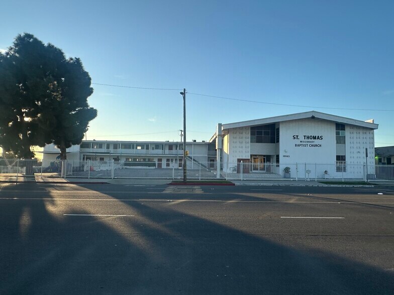 More Photos Of 10963 S Western Ave, Los Angeles Religious Facility For Lease