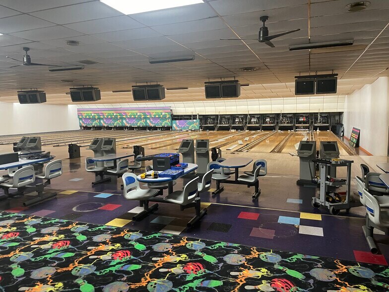 More Photos Of 1137 Sweitzer St, Greenville Bowling Alley For Sale