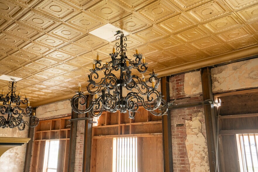 More Photos Of 10-28 N Guthrie Ave, Tulsa Manufacturing For Sale