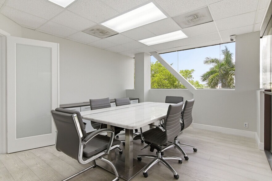 More Photos Of 1640 W Oakland Park Blvd, Fort Lauderdale Office For Sale