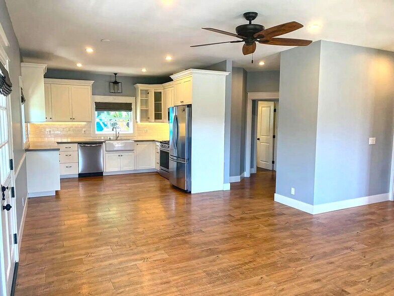 More Photos Of 1534 Manhattan Beach Blvd, Manhattan Beach Apartments For Sale