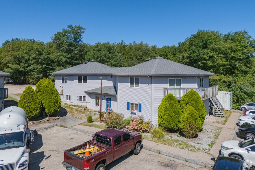 More Photos Of 82 Norwich Westerly Rd, North Stonington Medical For Sale