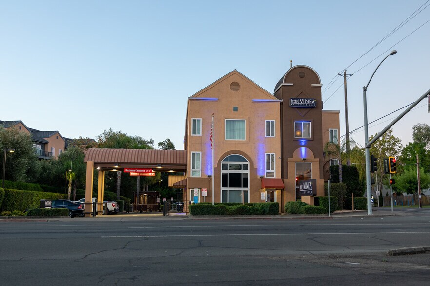 More Photos Of 178 Dry Creek Rd, Healdsburg Hotel For Sale