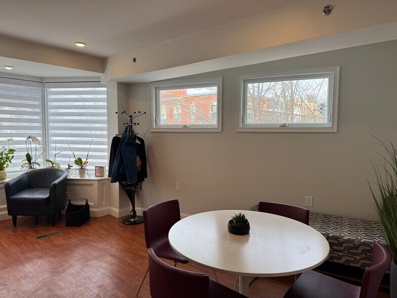 More Photos Of 1170-1176 Walnut St, Newton Storefront Retail Office For Lease