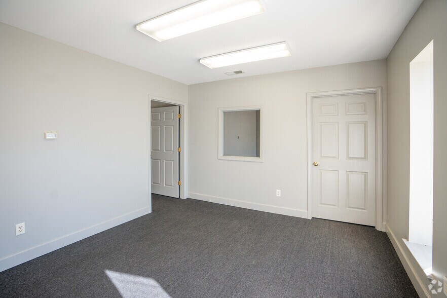 More Photos Of 48 County Road 265, Alabaster Unknown For Lease