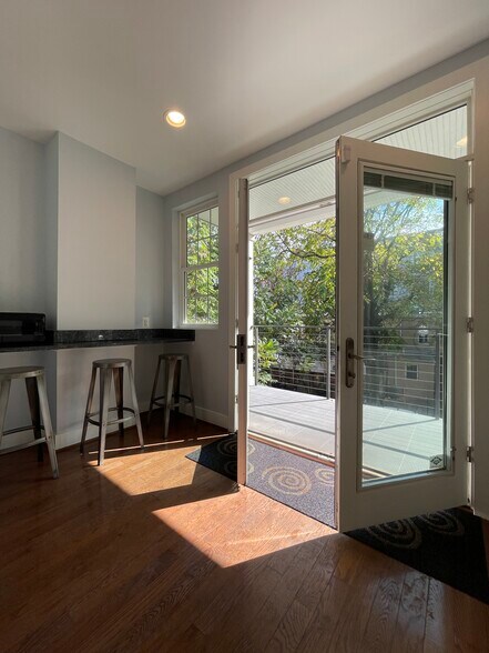 More Photos Of 211 K St Ne, Washington Office Residential For Sale