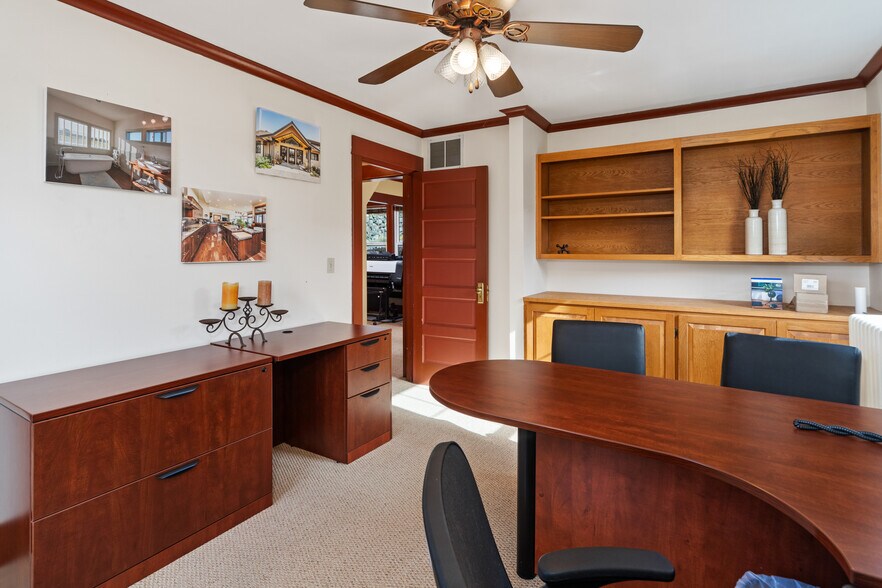 More Photos Of 19679 Front St, Poulsbo Office For Sale