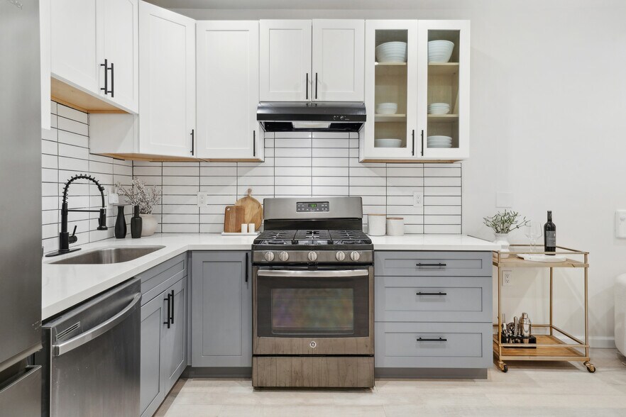 More Photos Of 17-19 Card Aly, San Francisco Apartments For Sale