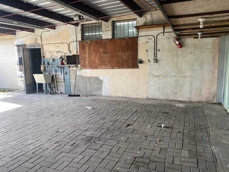 More Photos Of 2126 Collins Ct, Hollywood Refrigeration Cold Storage For Lease