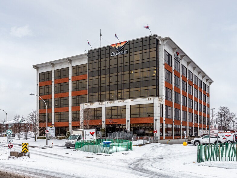 More Photos Of 333 Boul Décarie, Montréal Office Residential For Lease