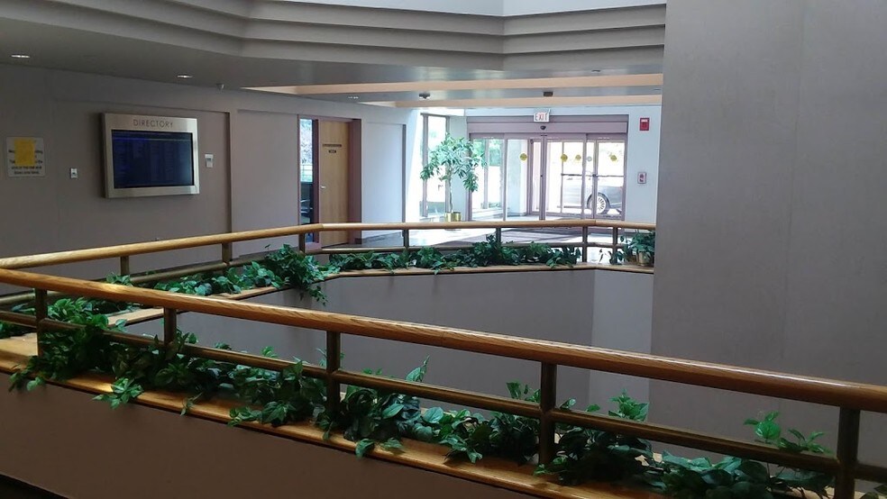 More Photos Of 3 Woodland Rd, Stoneham Medical For Sale