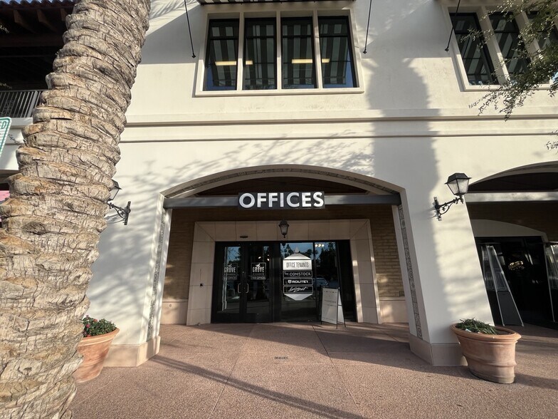 More Photos Of 7300 N Via Paseo Del Sur, Scottsdale Loft Creative Space For Lease