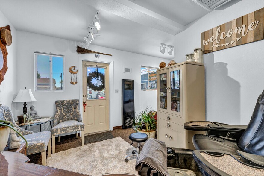 More Photos Of 198 Main St, Bridgeport Restaurant For Sale