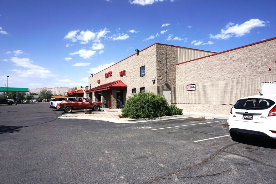 Primary Photo Of 422 32 Rd, Clifton General Retail For Sale