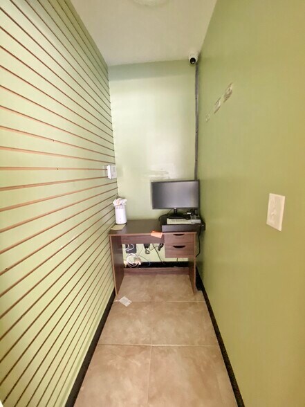 More Photos Of 43 N Liberty Dr, Stony Point Storefront For Sale