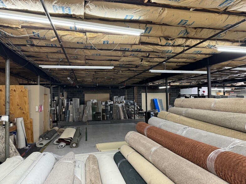 More Photos Of 29 Rocky Point Yaphank Rd, Rocky Point Storefront For Lease