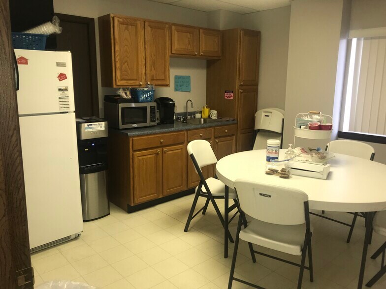 More Photos Of 227 N Jefferson St, New Castle Medical For Sale