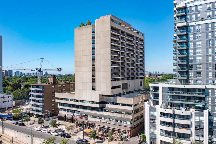 More Photos Of 720 Spadina Ave, Toronto Office For Lease