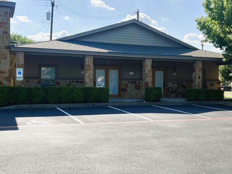 More Photos Of 2851 Joe Dimaggio Blvd, Round Rock Office For Sale