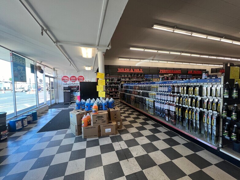 More Photos Of 336 SW Emigrant Ave, Pendleton Storefront For Sale