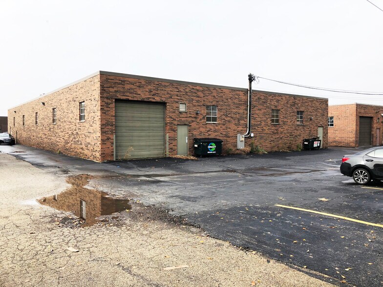 More Photos Of 135-139 Joey Dr, Elk Grove Village Warehouse For Sale