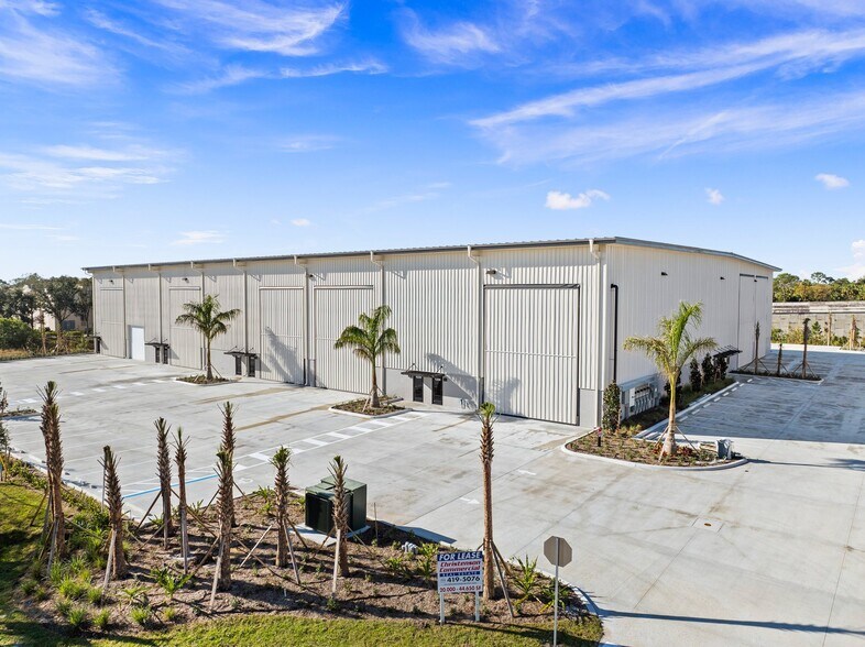More Photos Of 1330 SW Commerce Way, Stuart Warehouse For Lease