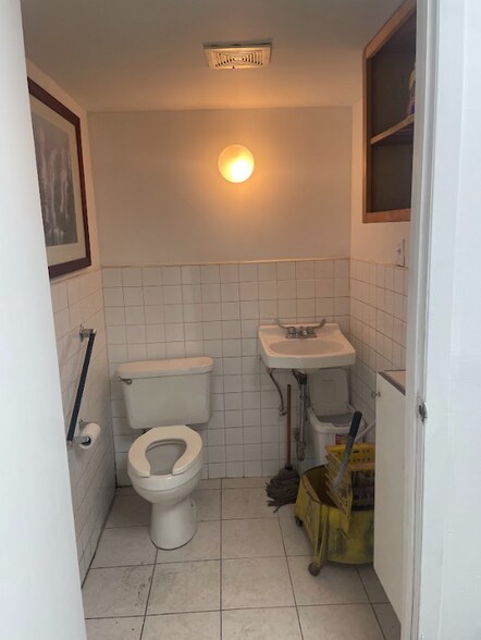 More Photos Of 776 Nostrand Ave, Brooklyn Storefront Retail Residential For Lease